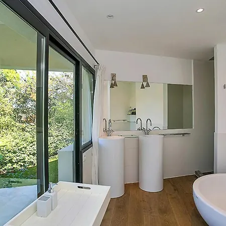 Villa Acorn